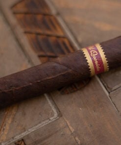 Alternative view of Dunbarton Mi Querida Triqui Traca No. 652 (6x52)
