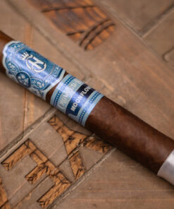 Alternative view of Crowned Heads Moonflower Corona Gorda (6x46)