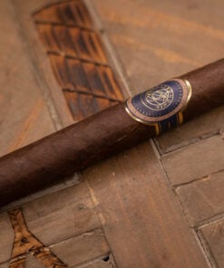 Alternative view of Valacari Astronomia Toro Maduro (6x52)