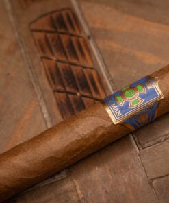 Alternative view of Foundation Wise Man Corojo Toro (6x52)